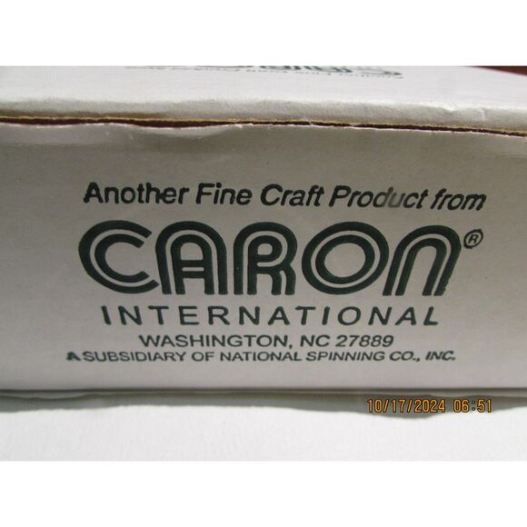 WINDERART FLOWER PUP LATCH HOOK KIT CARON PUPPY FLOWERS BLUE AND WHITE CLOUDS - Picture 4 of 5